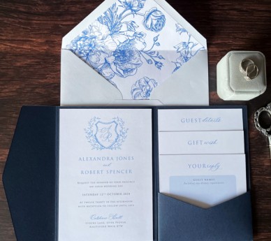Pretty Crest in Blues