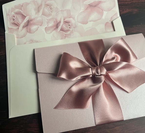 Lush Bow & Roses